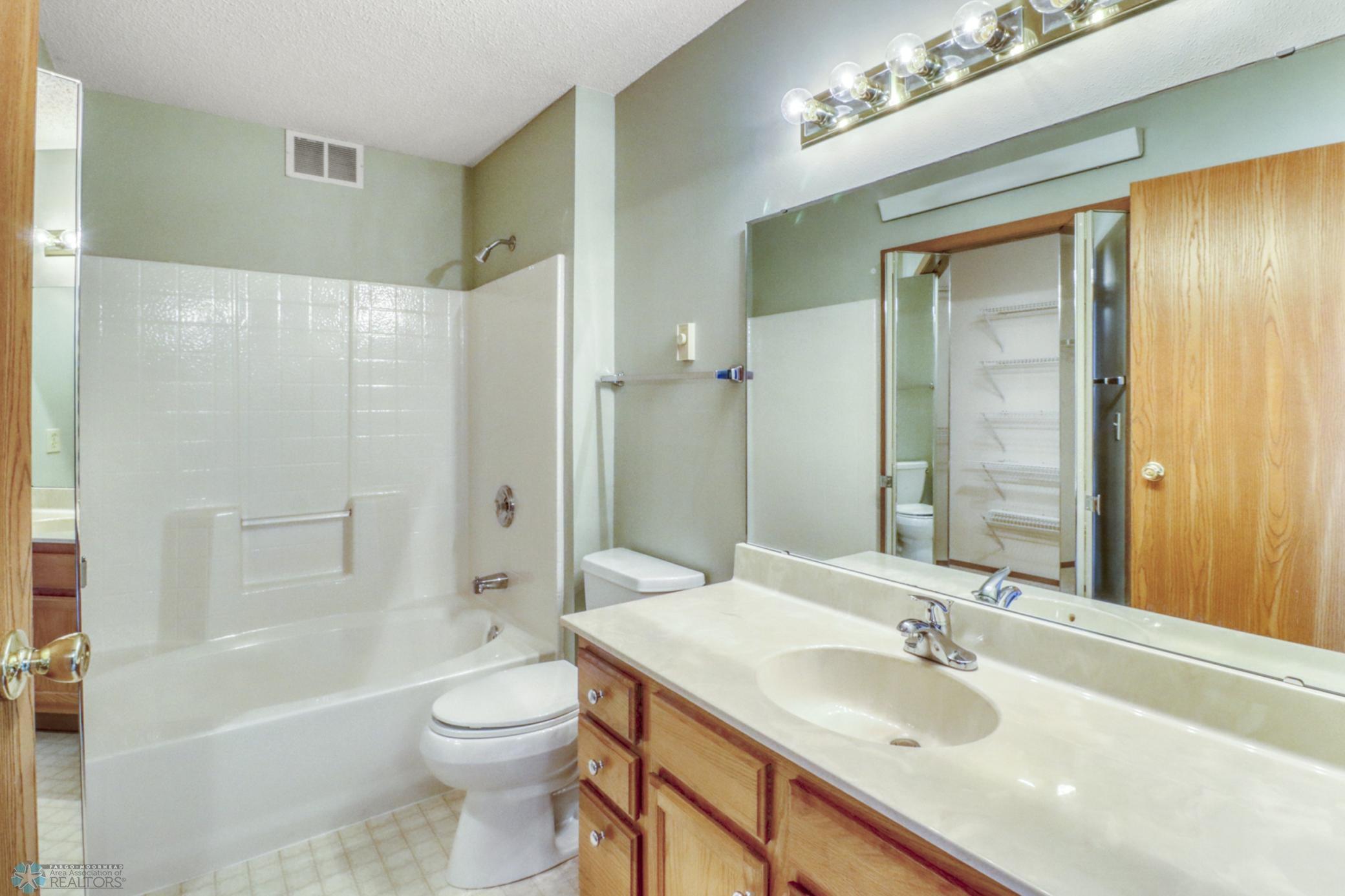 Primary Bathroom1_2.JPG