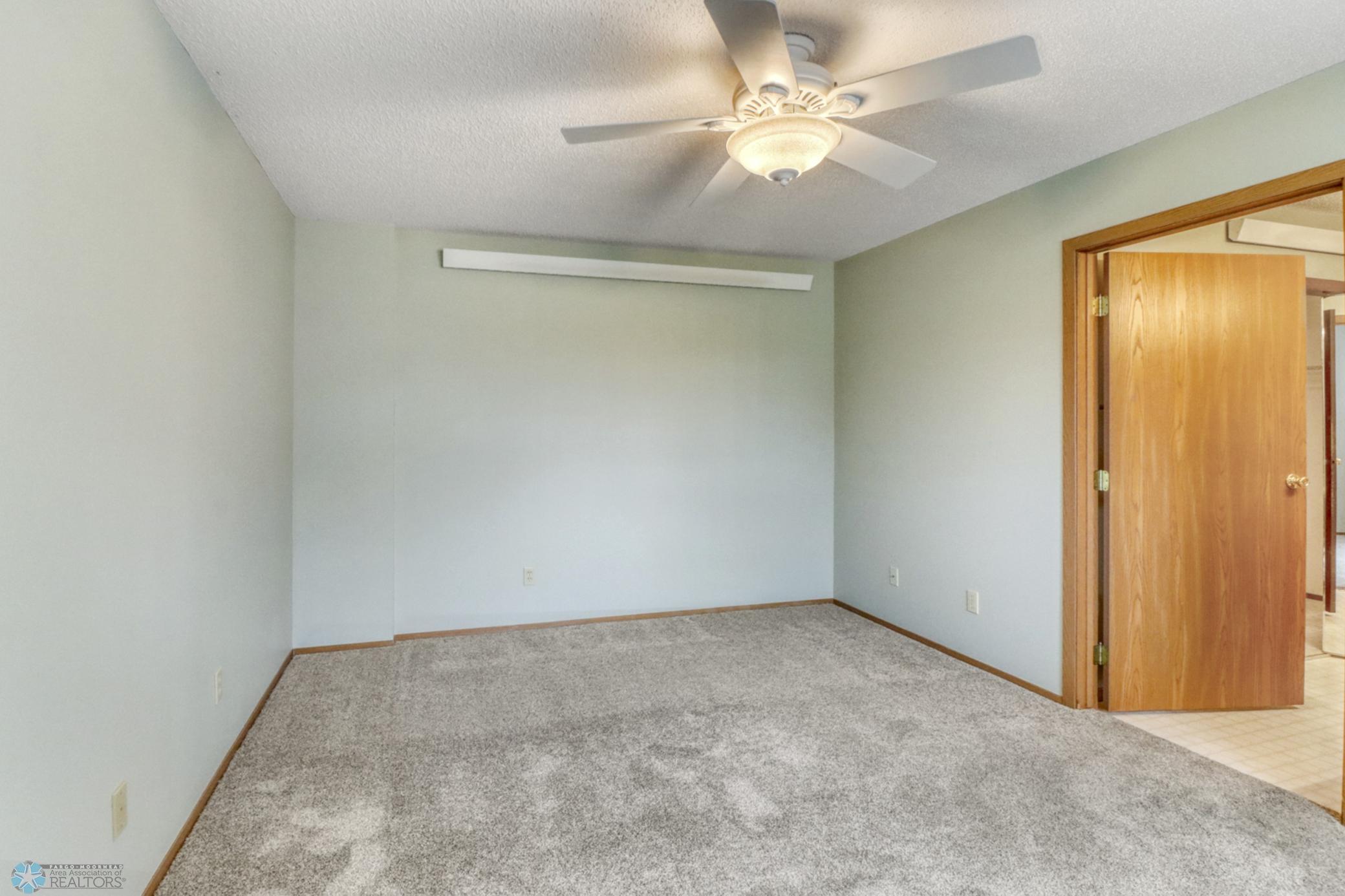Primary Bedroom1_3.JPG