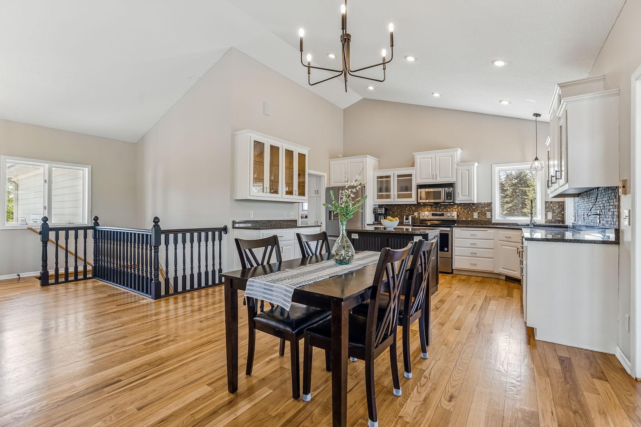 Open kitchen / living room