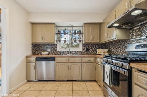 7401 76th Avenue N, Minneapolis, MN 55428