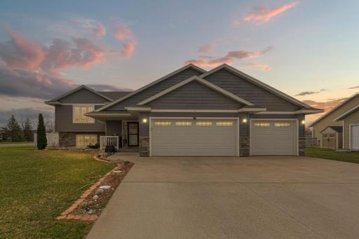 1301 Brentwood Circle, Faribault, MN 55021