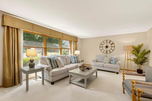 2233 Valley View Place, Saint Paul, MN 55119