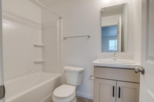 2516 38th Avenue S, Moorhead, MN 56560