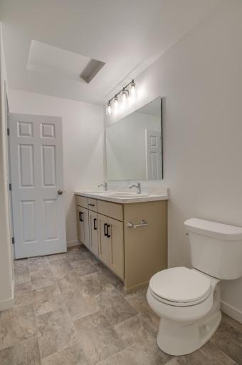 2516 38th Avenue S, Moorhead, MN 56560