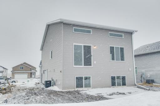 2516 38th Avenue S, Moorhead, MN 56560