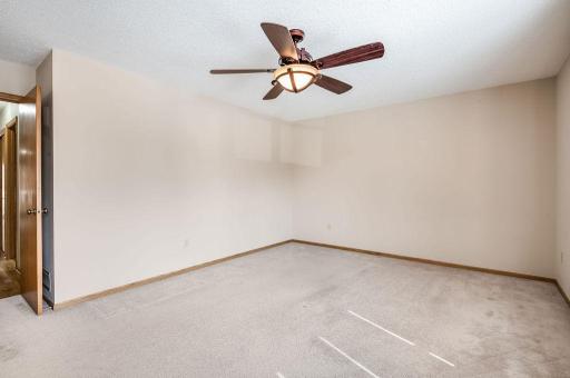 368 Upper Wood Way, Burnsville, MN 55337