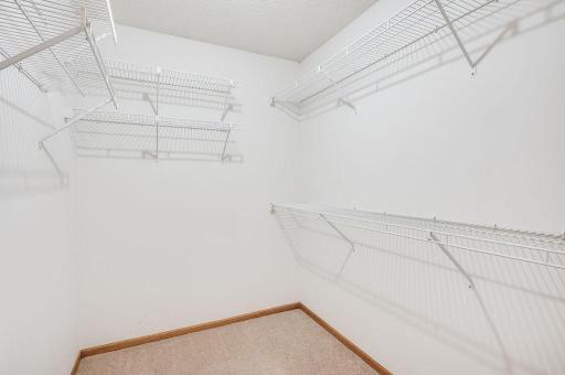 368 Upper Wood Way, Burnsville, MN 55337