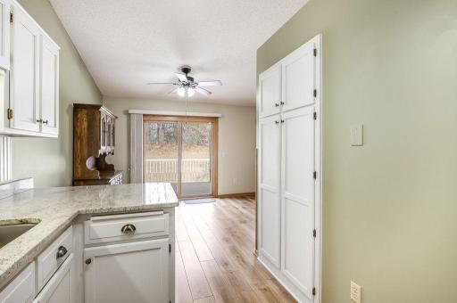 368 Upper Wood Way, Burnsville, MN 55337