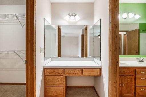 368 Upper Wood Way, Burnsville, MN 55337