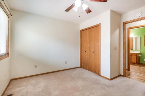 368 Upper Wood Way, Burnsville, MN 55337
