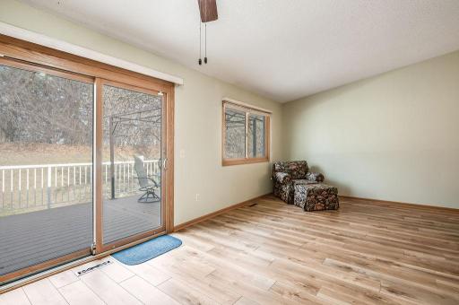 368 Upper Wood Way, Burnsville, MN 55337