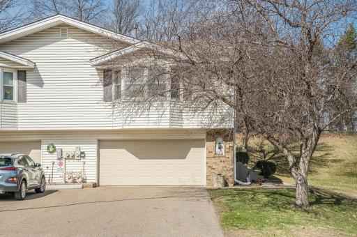 368 Upper Wood Way, Burnsville, MN 55337