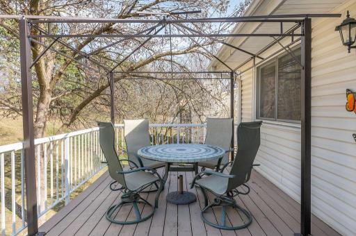 368 Upper Wood Way, Burnsville, MN 55337