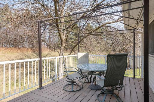 368 Upper Wood Way, Burnsville, MN 55337