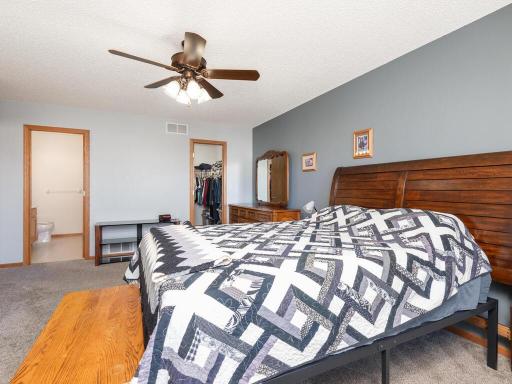 Primary ensuite with full size bath & large walk-in closet.