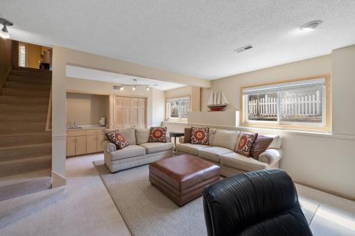 9711 Tree Farm Road, Eden Prairie, MN 55347