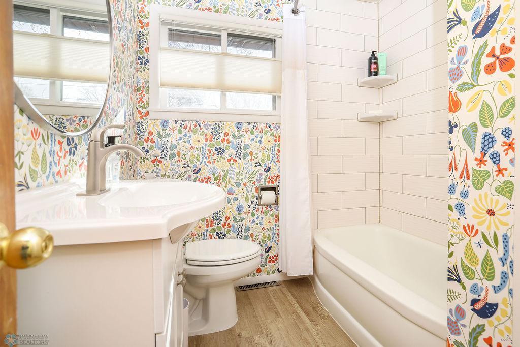 Main floor full bath