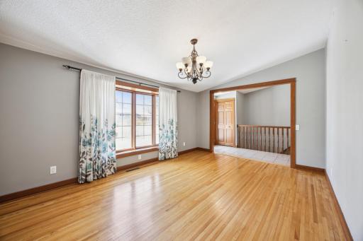 6621 Edgewood Street, Rockford, MN 55373