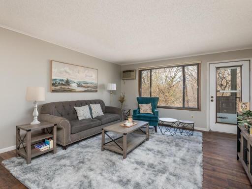 4001 Heritage Hills Dr Apt 105 Bloomington MN 55437 USA-004-026-Heritage Hills dr 1054-MLS_Size.jpg