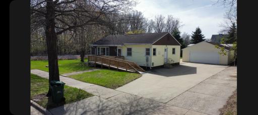 914 9th Avenue SE, Austin, MN 55912
