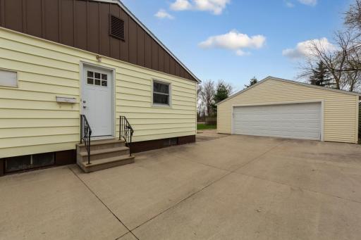 914 9th Avenue SE, Austin, MN 55912