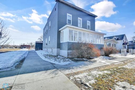 205 3rd Avenue SE, Valley City, ND 58072