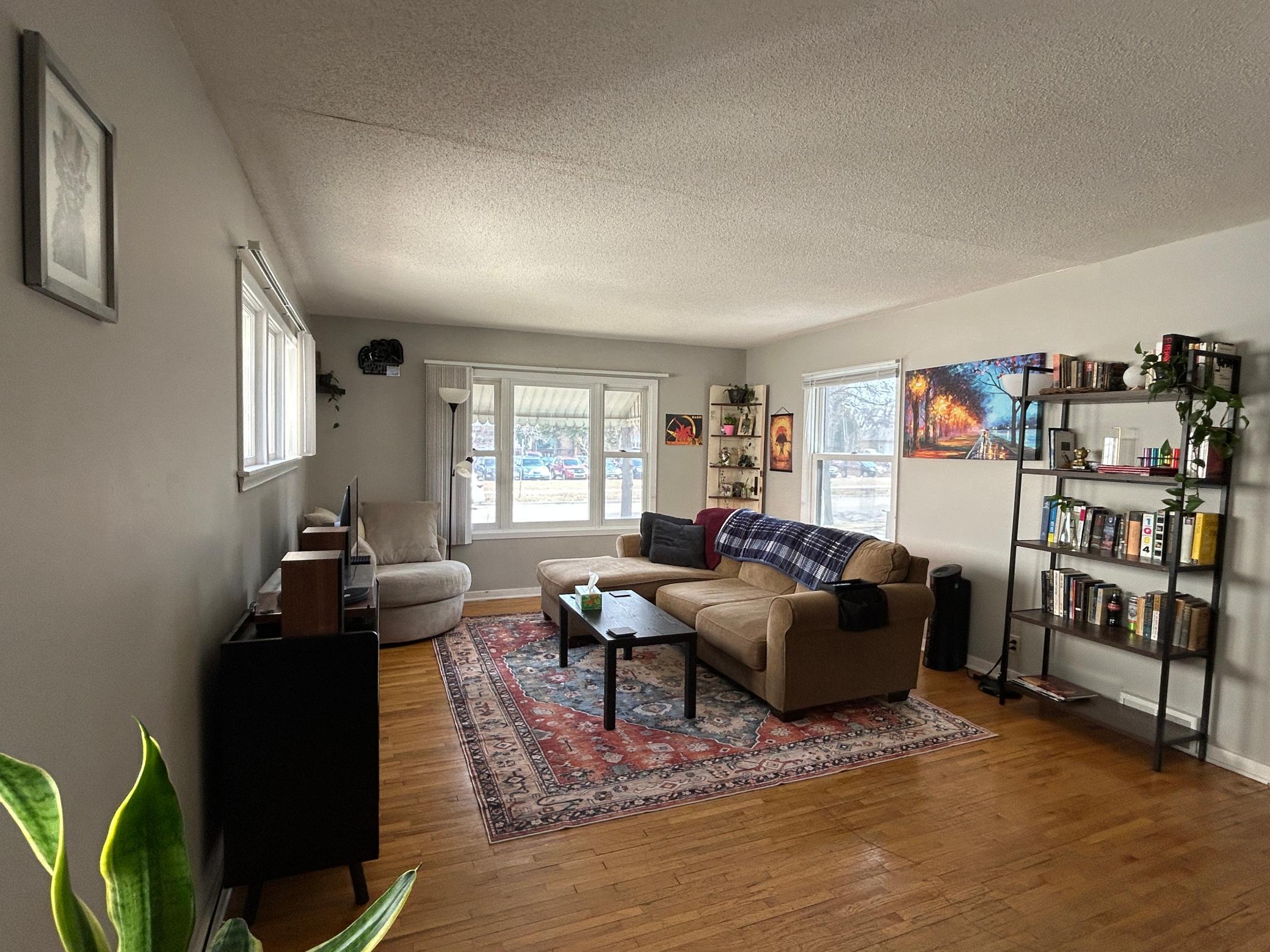 Large Living Room - Hardwood Floors.JPG