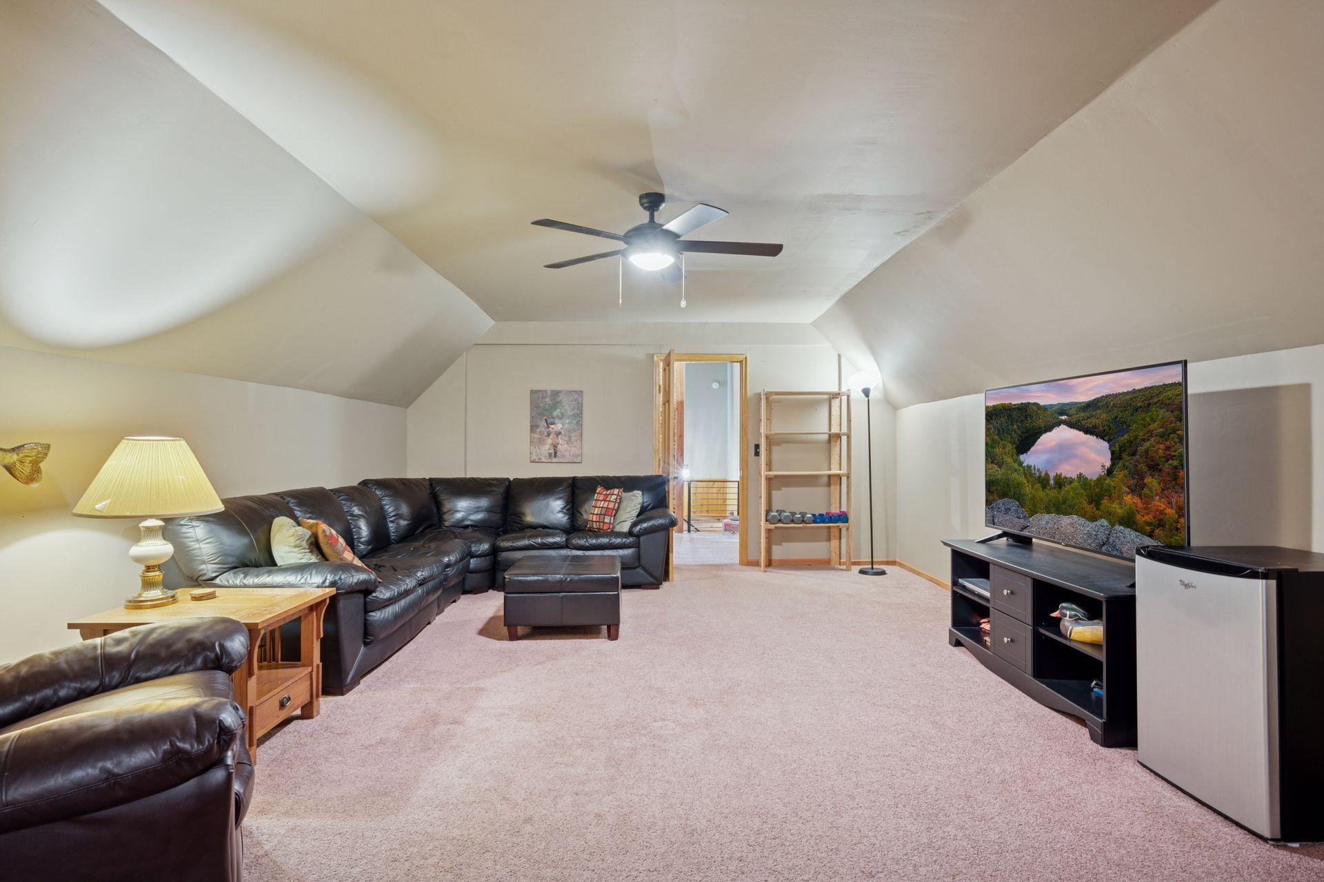 Another view of the upper level bonus room