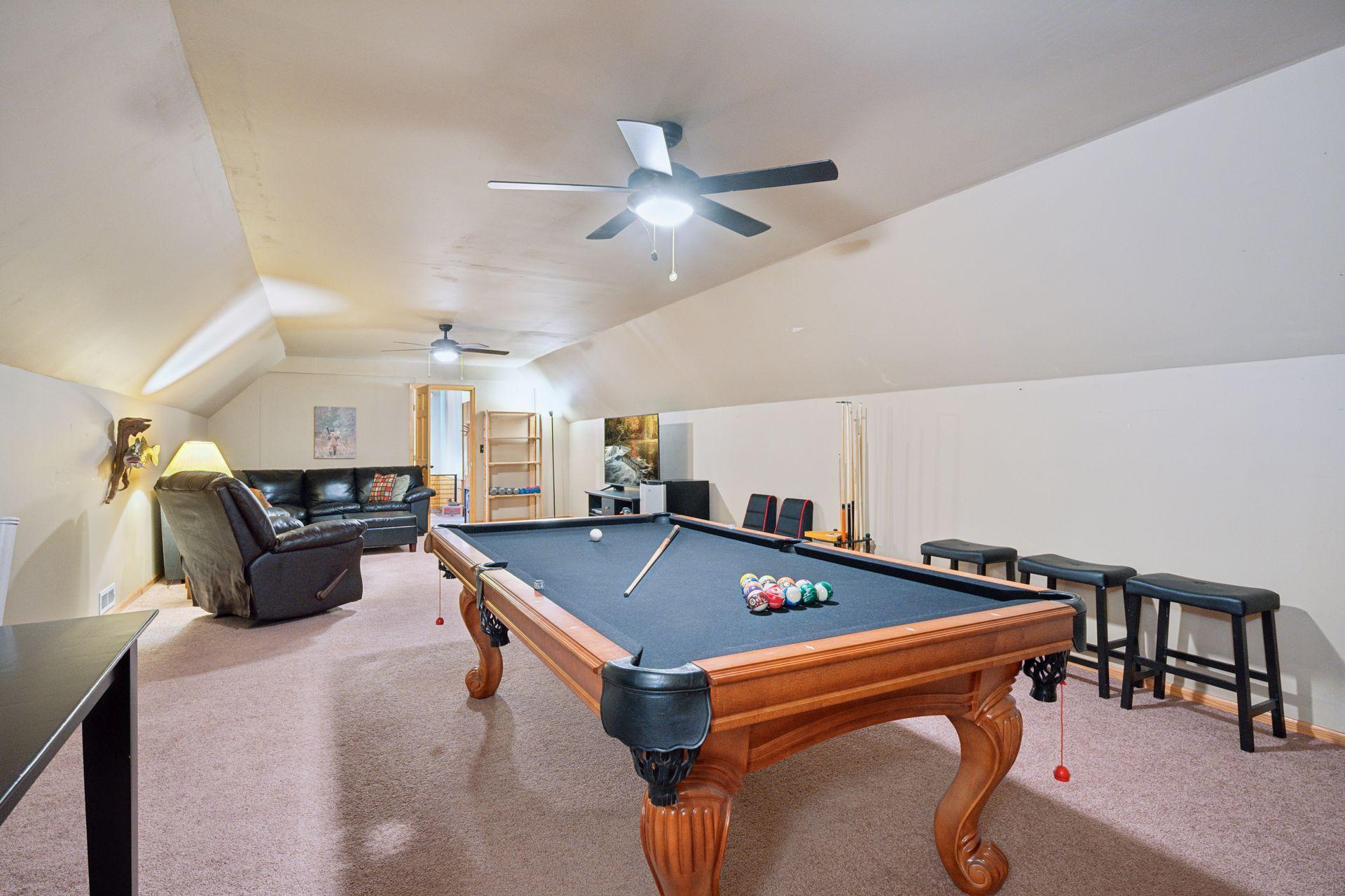 Perfect place for the pool table.