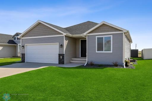 5944 58th Street S, Fargo, ND 58104