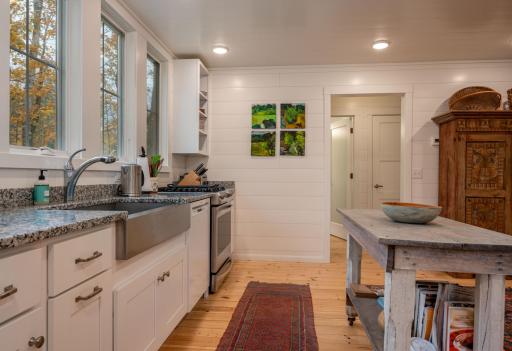 Farm Sink & Granite Countertops