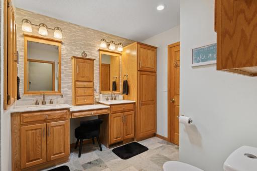 10176 Pleasure Creek Parkway W, Minneapolis, MN 55434