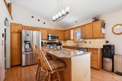 10176 Pleasure Creek Parkway W, Minneapolis, MN 55434