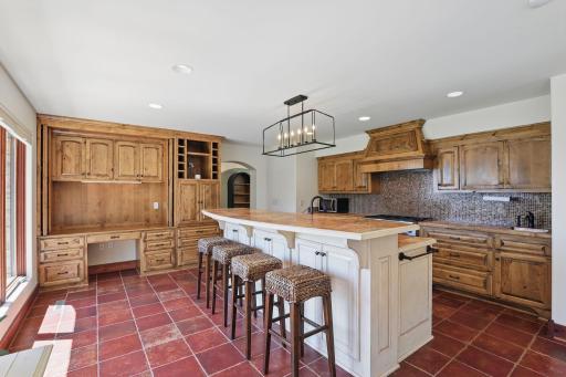 30 Willow Woods Drive, Excelsior, MN 55331