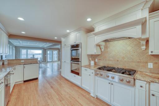 2765 Casco Point Rd 012.jpg