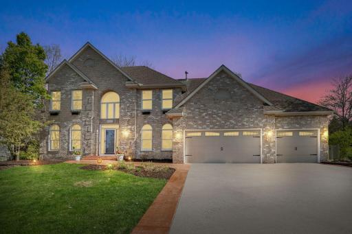 9137 Edinburgh Lane, Woodbury, MN 55125