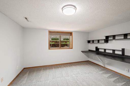 6041 Rhode Island Avenue N, Minneapolis, MN 55428
