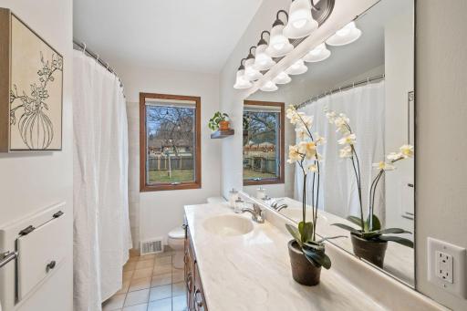 6041 Rhode Island Avenue N, Minneapolis, MN 55428