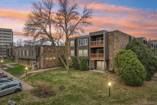 450 Ford Road, 111, Minneapolis, MN 55426