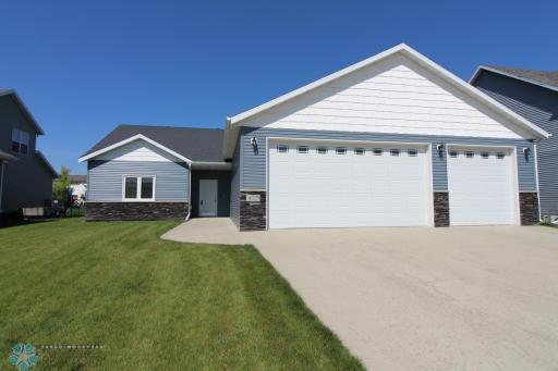 427 33rd Street N, Moorhead, MN 56560
