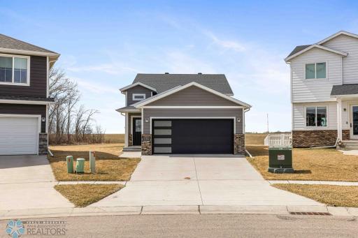 1194 ALBERT Court W, West Fargo, ND 58078