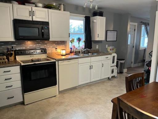 Photo for 101 2nd Street N, Karlstad, MN 56732 - Listing #6706424 101 2nd Street N, Karlstad, MN 56732