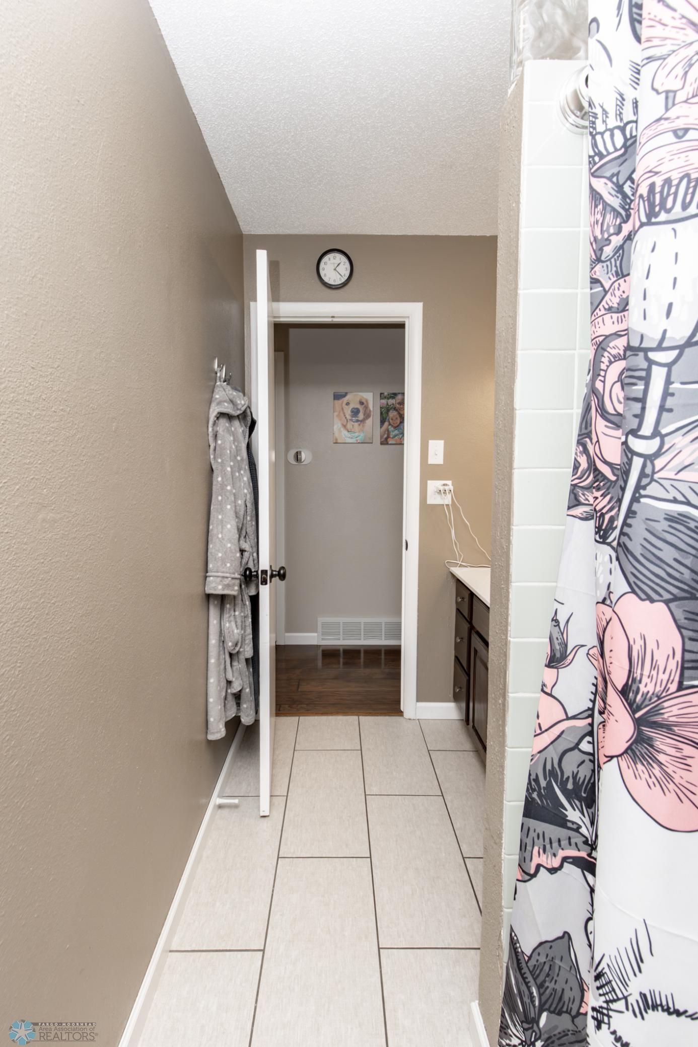 Full Bathroom - Main
