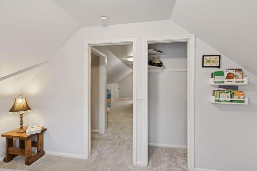 4912 W Upland Crest, Minneapolis, MN 55421