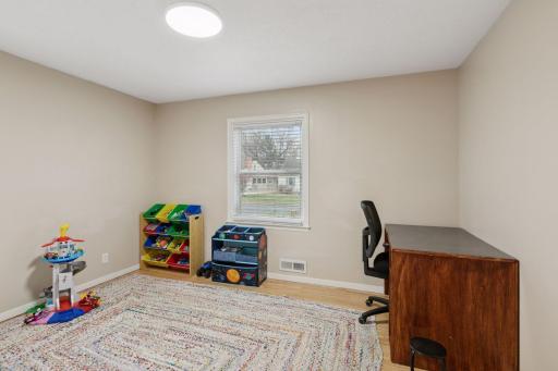 4912 W Upland Crest, Minneapolis, MN 55421