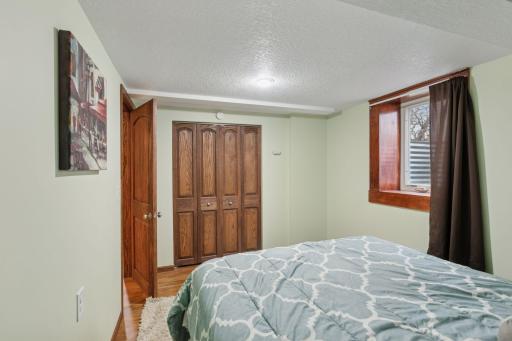 4912 W Upland Crest, Minneapolis, MN 55421
