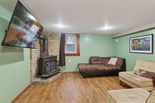4912 W Upland Crest, Minneapolis, MN 55421
