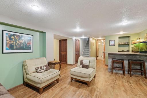 4912 W Upland Crest, Minneapolis, MN 55421