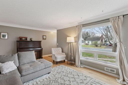 4912 W Upland Crest, Minneapolis, MN 55421