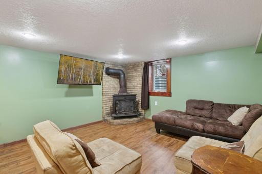 4912 W Upland Crest, Minneapolis, MN 55421
